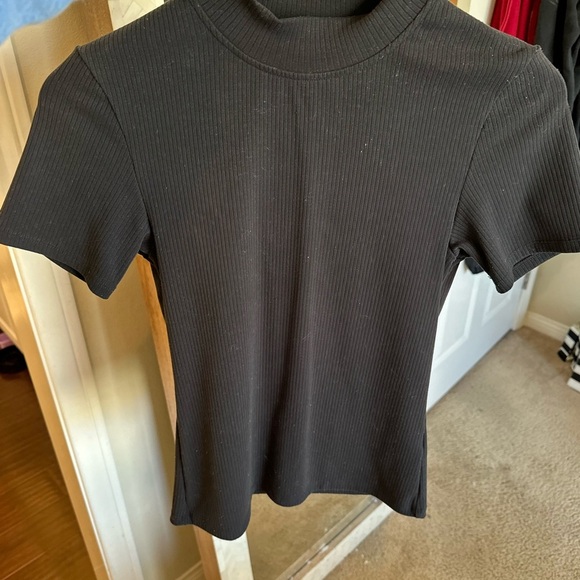 BLYT Black Ribbed Short Sleeve Top - Picture 2 of 4